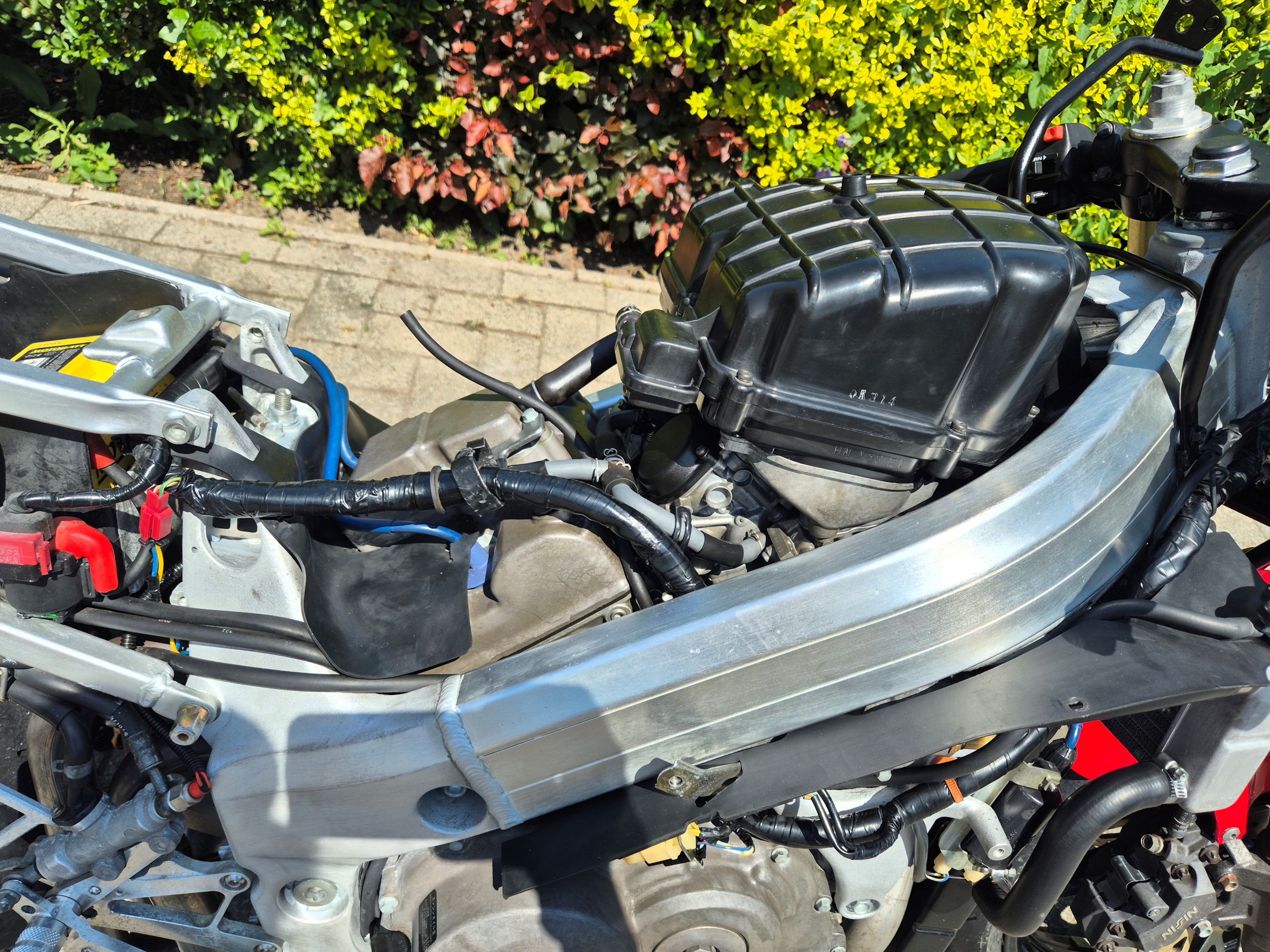 Honda RVF400R NC35 – 18,101 km / Mechanically Perfect /Y2000